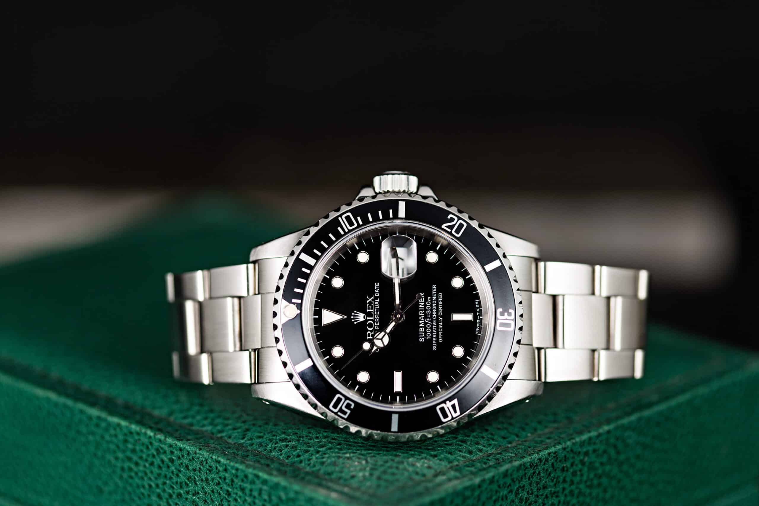 The Submariner: The History of a Diving Legend Bob Watches