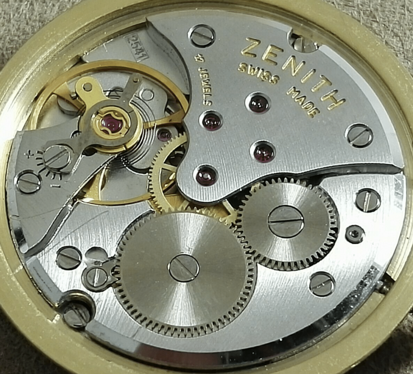Zenith-caliber-2541-movement-specifications-and-photo