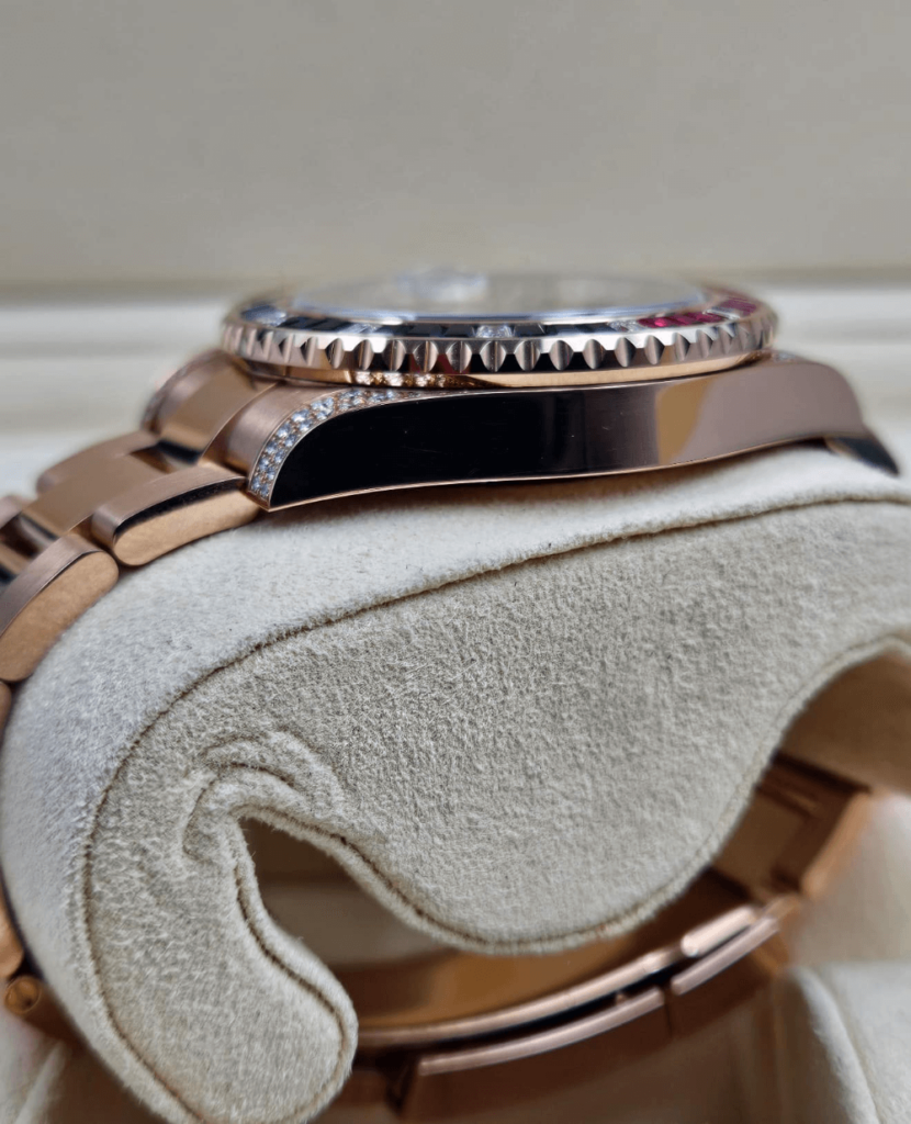 pave-set-diamonds-for-extra-flair