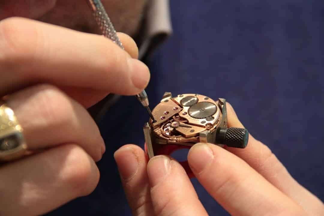 common-watch-repair-mistakes-that-damage-valuable-timepiece