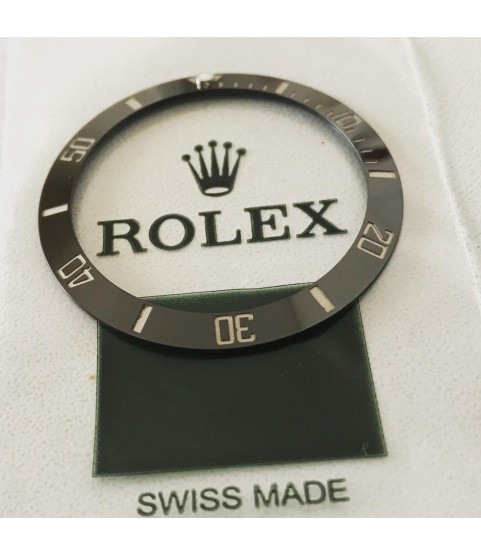 New Rolex Submariner 116610LN ceramic bezel insert