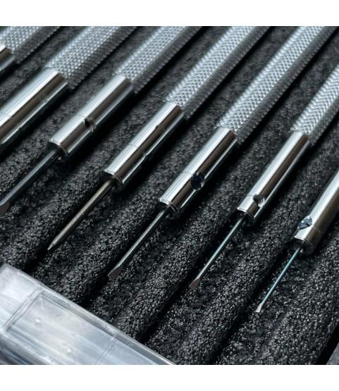 Beco Technic set of 7 screwdrivers 0.60 to 2.00 mm in plastic box with spare blades Beco Technic set of 7 screwdrivers 0.60 to 2.00 mm in plastic box with spare blades