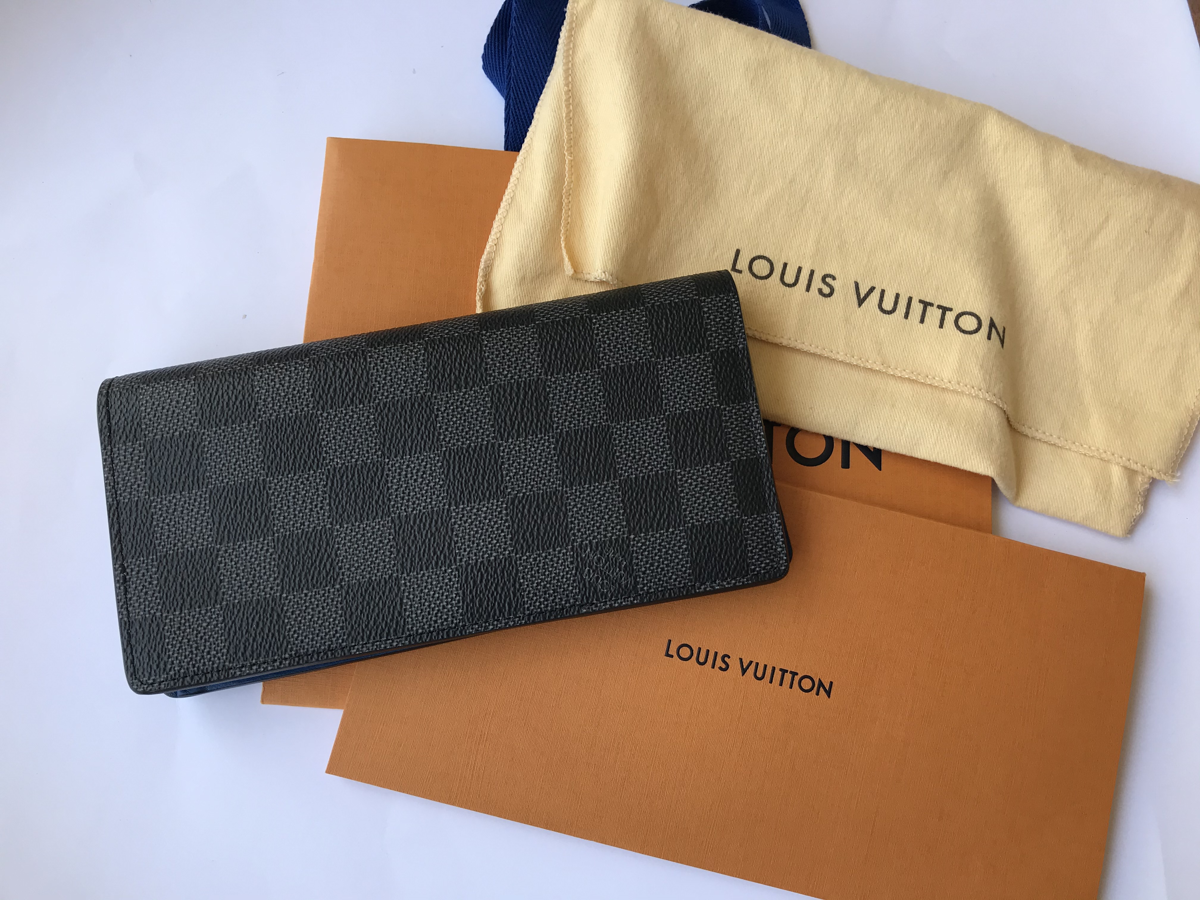 Louis Vuitton Brazza neon wallet Kim Jones limited edition N60088 - Louis  Vuitton